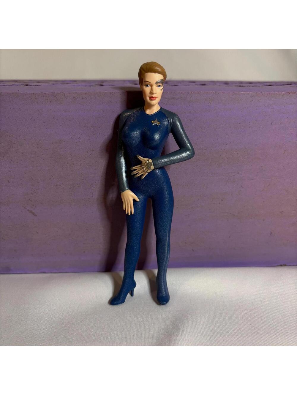 Seven of Nine - Star Trek - Voyager - Hallmark Keepsake Ornament - 2000